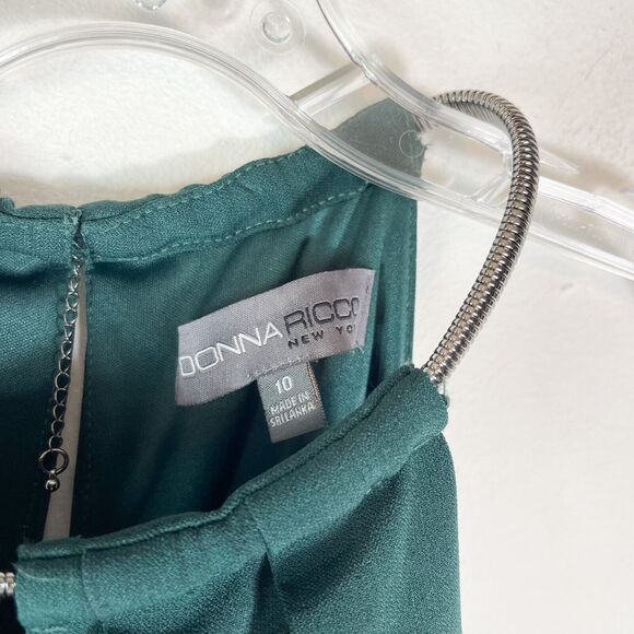 Donna Ricco NWOT Keyhole Sleeveles Hardware Embellished Halter Jumpsuit Green 10 - Picture 5 of 5